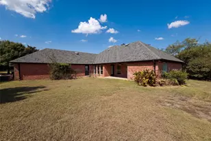 2836 S Lakeview Dr, Cedar Hill, TX 75104 - Photo 5