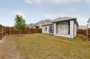 1636 Whispering Mdw Dr, Van Alstyne, TX 75495 - Photo 39