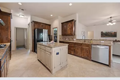 2241 Magic Mantle Drive, Lewisville, TX 75056 - Photo 9