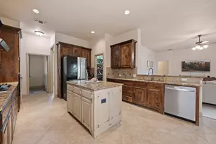 2241 Magic Mantle Dr, Lewisville, TX 75056 - Photo 9
