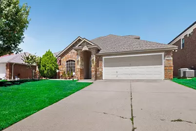 839 Evergreen Lane, Burleson, TX 76028 - Photo 3