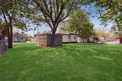 1612 Jones Street, Greenville, TX 75401 - Photo 31