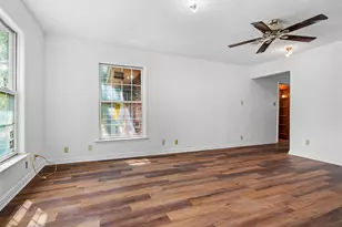 3233 Jane Ln, Haltom City, TX 76117 - Photo 9