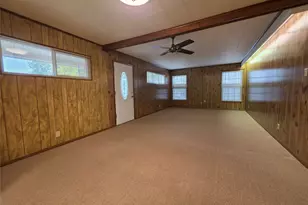 3750 Honeysuckle Ave, Fort Worth, TX 76111 - Photo 5