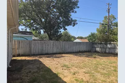 3750 Honeysuckle Avenue, Fort Worth, TX 76111 - Photo 3
