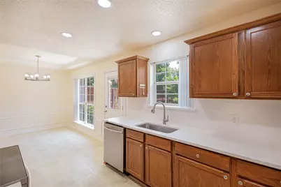 1304 W Mitchell Street, Arlington, TX 76013 - Photo 9