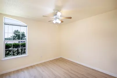 1304 W Mitchell Street, Arlington, TX 76013 - Photo 15