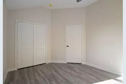 1915 Missouri Avenue, Fort Worth, TX 76104 - Photo 9