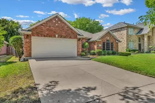 4825 Gloucester Dr, Grand Prairie, TX 75052 - Photo 1