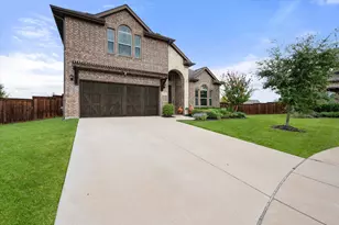 2741 Thornhill Ln, Mansfield, TX 76084 - Photo 3