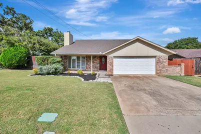 2101 Holt Road, Arlington, TX 76006 - Photo 1