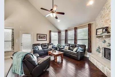 7043 Orion Drive, Grand Prairie, TX 75054 - Photo 7