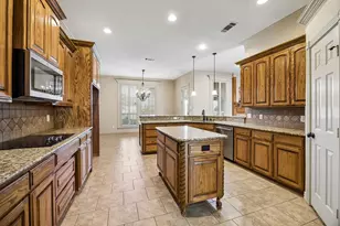 837 Thomas Crossing Dr, Fort Worth, TX 76028 - Photo 9