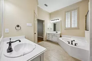 837 Thomas Crossing Dr, Fort Worth, TX 76028 - Photo 17