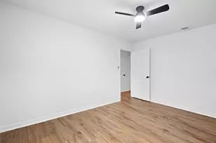 920 E Chaffin St, Sherman, TX 75090 - Photo 9