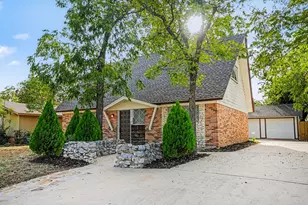 1404 Tatum Dr, Arlington, TX 76012 - Photo 3