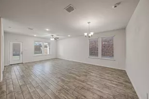 8164 Trudy Ln, Fort Worth, TX 76120 - Photo 13