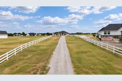 1098 Paradise Parkway, Poolville, TX 76487 - Photo 39