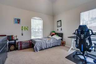 611 Creekwood Ln, Grand Prairie, TX 75052 - Photo 17