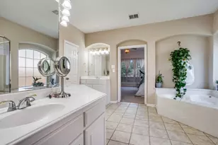 611 Creekwood Ln, Grand Prairie, TX 75052 - Photo 15