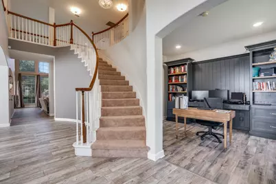 611 Creekwood Lane, Grand Prairie, TX 75052 - Photo 3