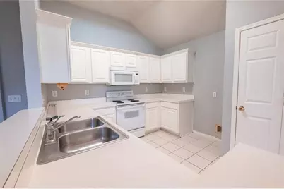 817 Stafford Station Drive, Saginaw, TX 76131 - Photo 5