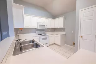 817 Stafford Station Dr, Saginaw, TX 76131 - Photo 5
