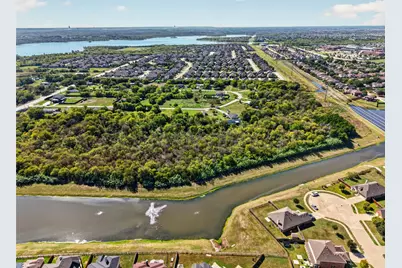 24 Spring Creek Circle, Grand Prairie, TX 75054 - Photo 37
