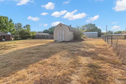 911 Clearview Street, Krum, TX 76249 - Photo 35