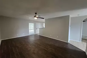 110 Yorkshire St, Cedar Hill, TX 75104 - Photo 3