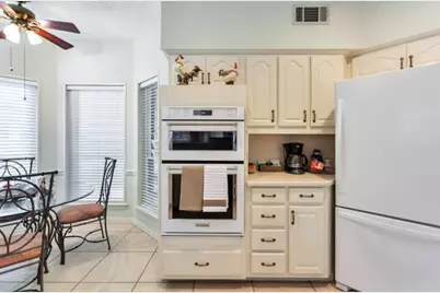 9106 Cumberland Drive, Irving, TX 75063 - Photo 5