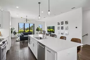 737 N Zang Blvd, Dallas, TX 75208 - Photo 9