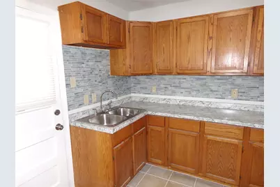 2423 Marfa Avenue, Dallas, TX 75216 - Photo 7