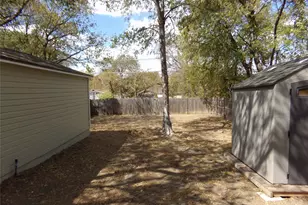 2423 Marfa Ave, Dallas, TX 75216 - Photo 15