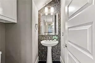 2223 Eriksson Ln, Dallas, TX 75204 - Photo 13