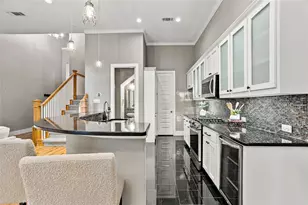 2223 Eriksson Ln, Dallas, TX 75204 - Photo 9