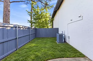 404 Hollyhill Ln, Denton, TX 76205 - Photo 25