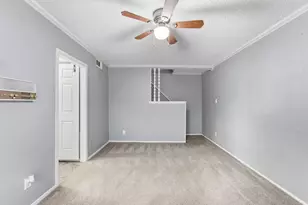 404 Hollyhill Ln, Denton, TX 76205 - Photo 15