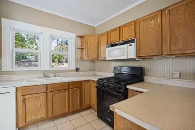537 N 1st Street, Krum, TX 76249 - Photo 9
