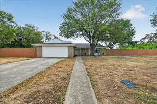 113 Bow Creek Cir, Red Oak, TX 75154 - Photo 1