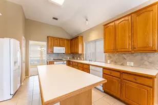 922 Creekbend Dr, Keller, TX 76248 - Photo 11