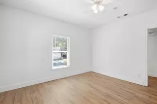 2222 W Bond St, Denison, TX 75020 - Photo 7