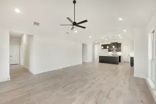 409 Chestnut Ln, Glenn Heights, TX 75154 - Photo 17