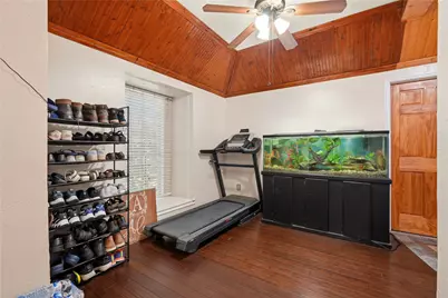 4201 Briar Hill Drive, Grand Prairie, TX 75052 - Photo 13