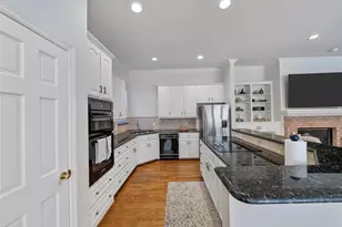 8640 Breakers Point, Dallas, TX 75243 - Photo 11