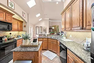 6033 Roaring Springs Dr, North Richland Hills, TX 76180 - Photo 9