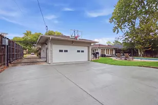 3612 Regent Dr, Dallas, TX 75229 - Photo 35
