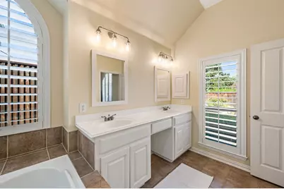 916 Water Oak Drive, Grapevine, TX 76051 - Photo 19