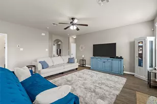 6541 Cascade Dr, Waco, TX 76712 - Photo 9