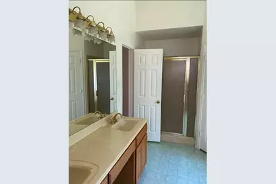 121 Canterbury Street, Euless, TX 76039 - Photo 13